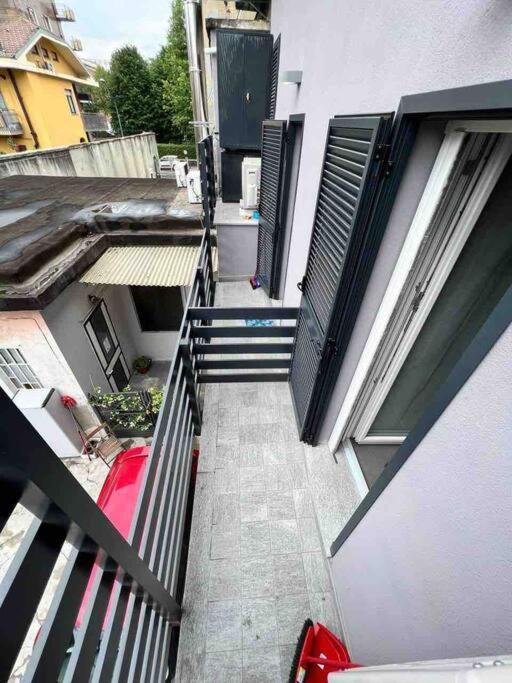 콜레뇨 Pregevole Duplex A 1 Minuto Dalla Metro 아파트 외부 사진